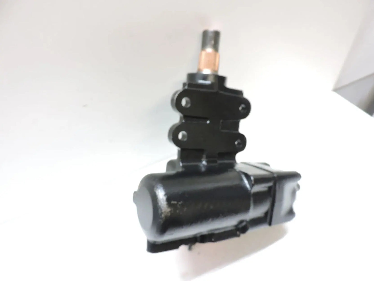 19730: 1991-1993 Nissan Pickup Trucks or Pathfinder Steering Gear view 2