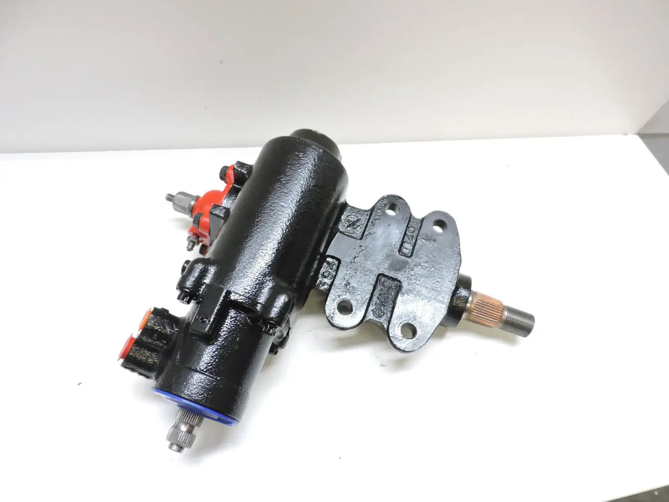 19729: 1986-1999 Nissan Pickup Trucks Steering Gear view 2
